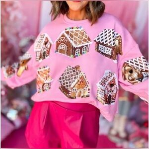 QUEEN OF SPARKLES Christmas Holiday Gingerbread Houses Sweatshirt Pink XS